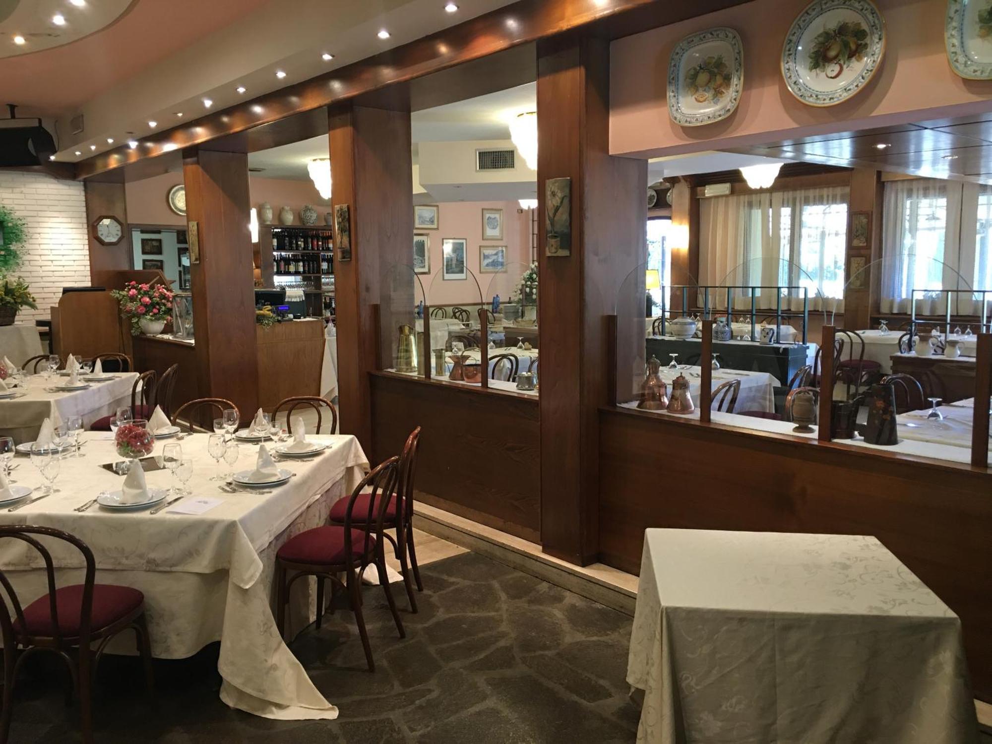 Hotel Ristorante La Lanterna Castelnuovo di Garfagnana Dış mekan fotoğraf