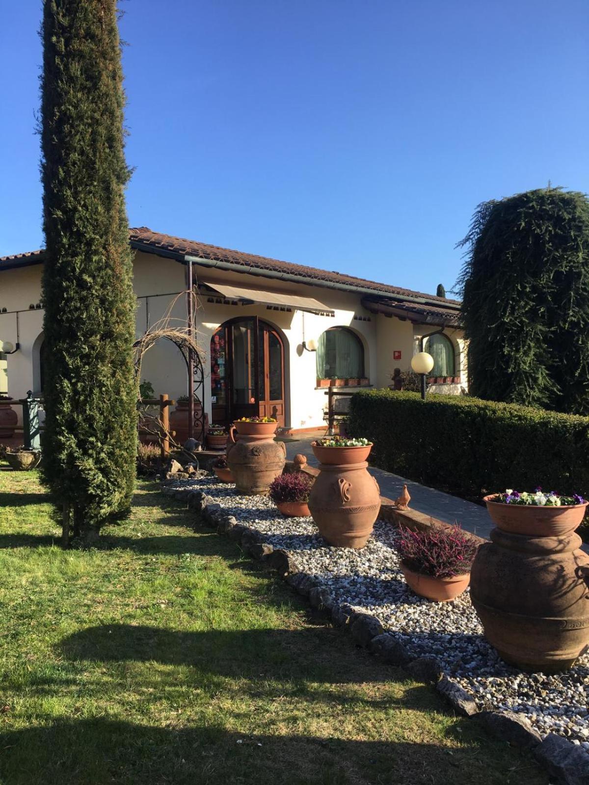 Hotel Ristorante La Lanterna Castelnuovo di Garfagnana Dış mekan fotoğraf