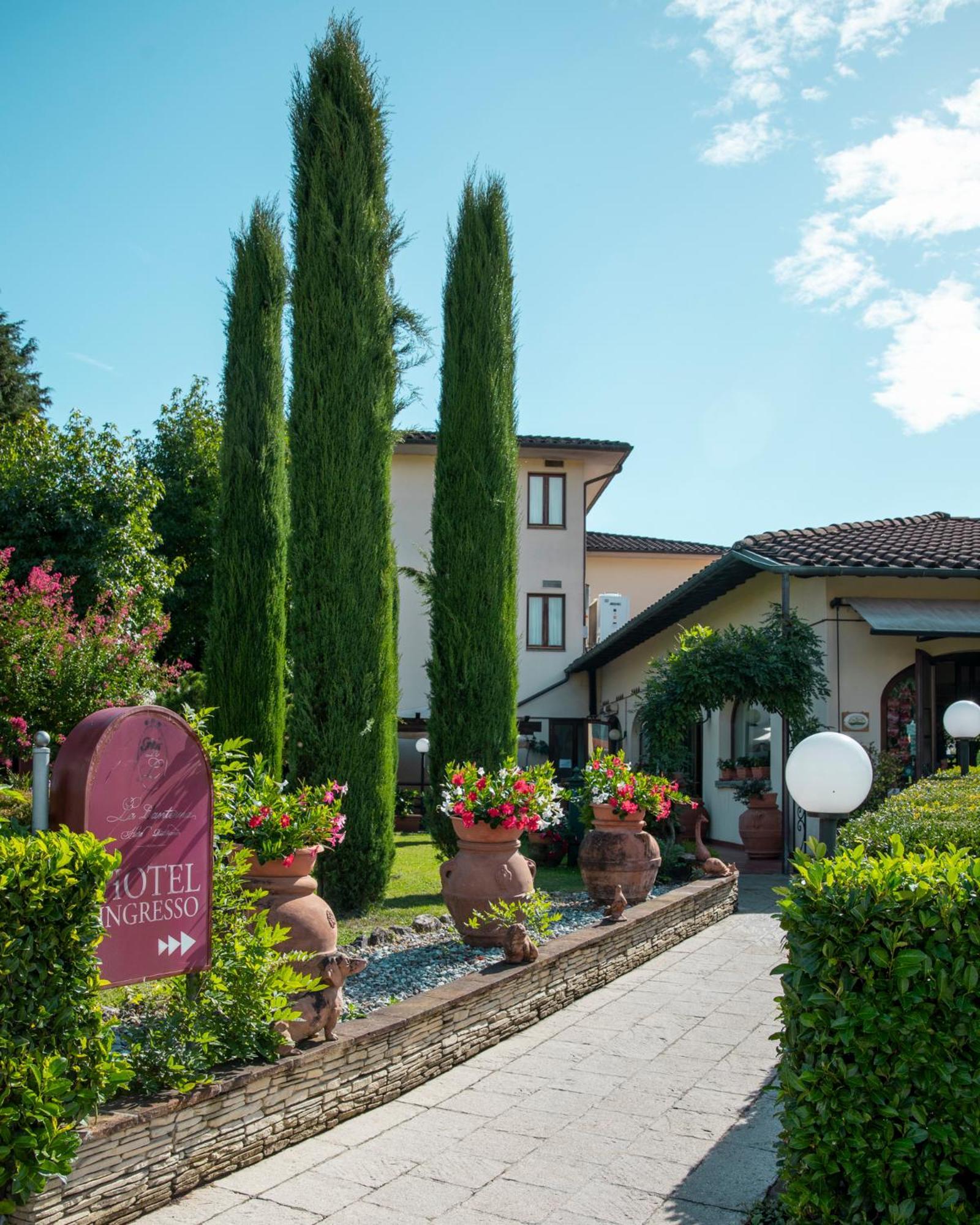 Hotel Ristorante La Lanterna Castelnuovo di Garfagnana Dış mekan fotoğraf